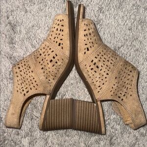 SONOMA vitalize tan perforated peep-toe 2 1/2” heel summer business casual